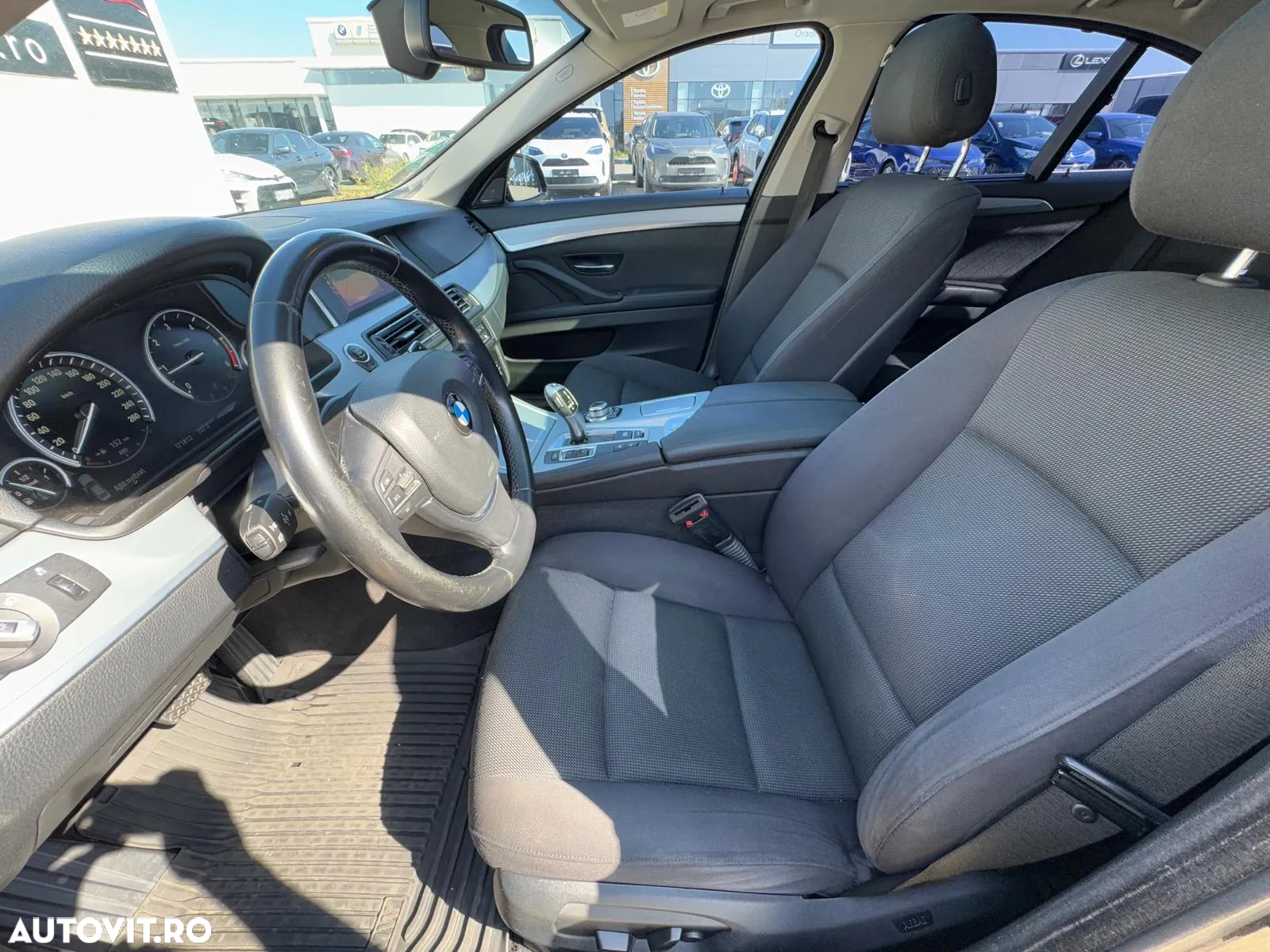 BMW Seria 5 520d xDrive AT - 12