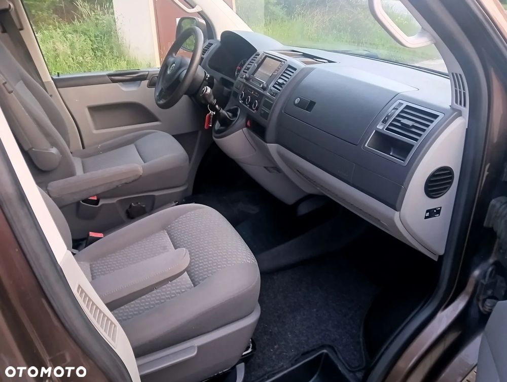 Volkswagen Transporter Caravelle Kurz Comfortline - 11