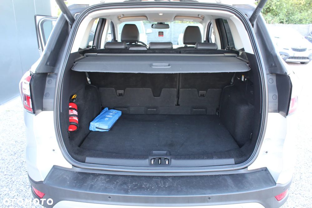 Ford Kuga 1.5 EcoBoost 2x4 Titanium - 32