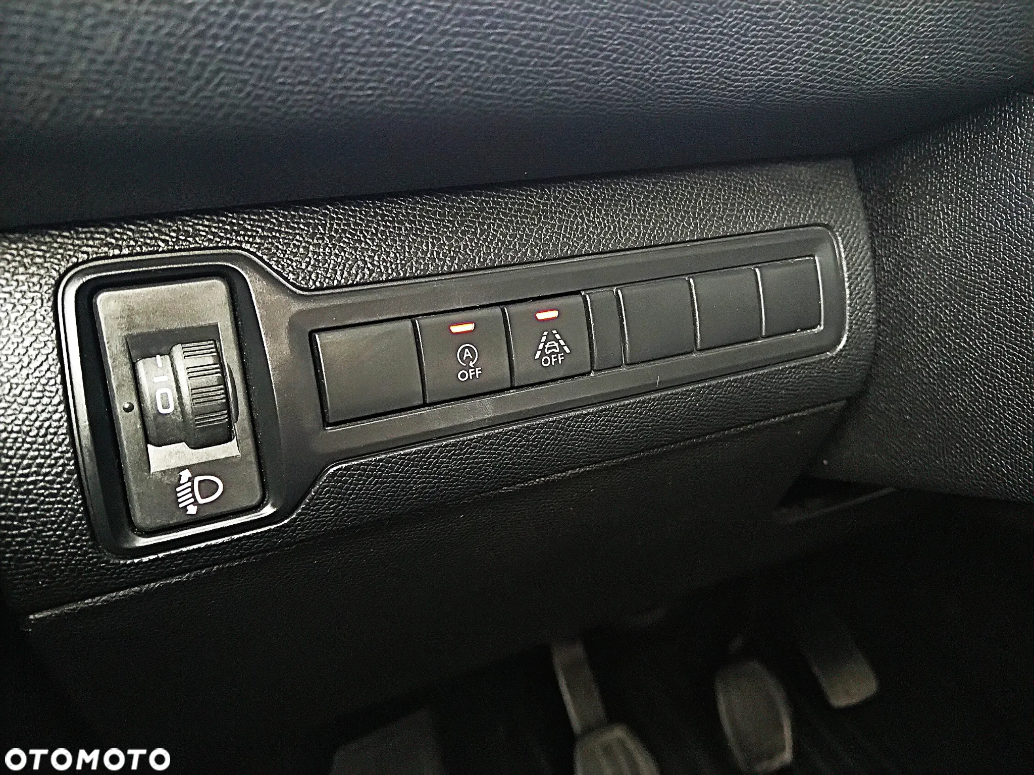 Peugeot 308 SW 1.6 BlueHDi Allure S&S - 33