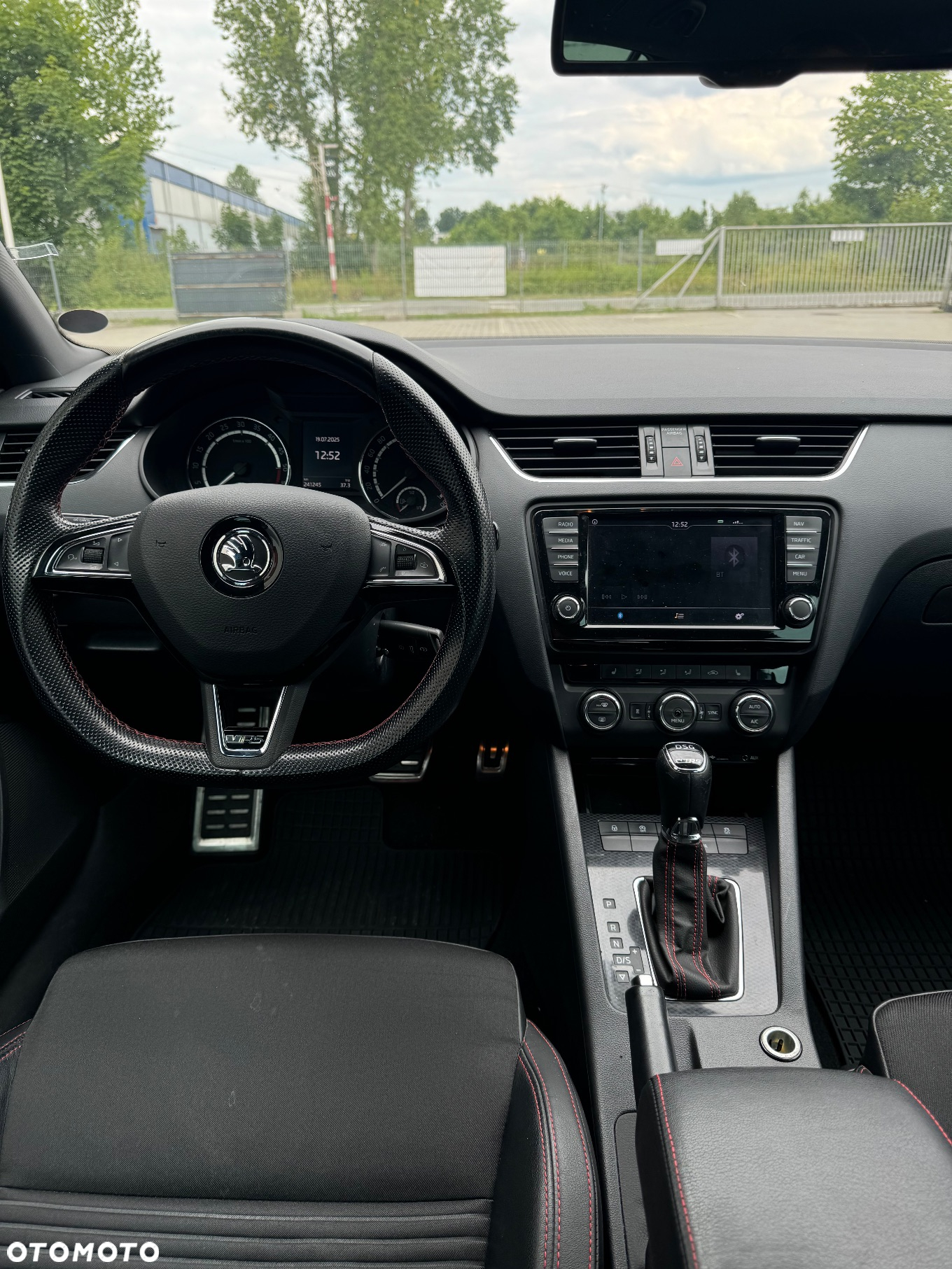 Skoda Octavia Combi 2.0 TDI DSG RS - 11