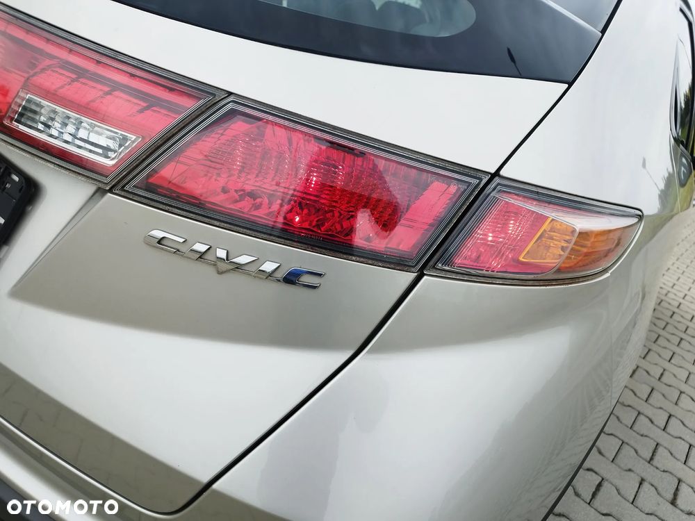 Honda Civic 1.8 Sport - 33