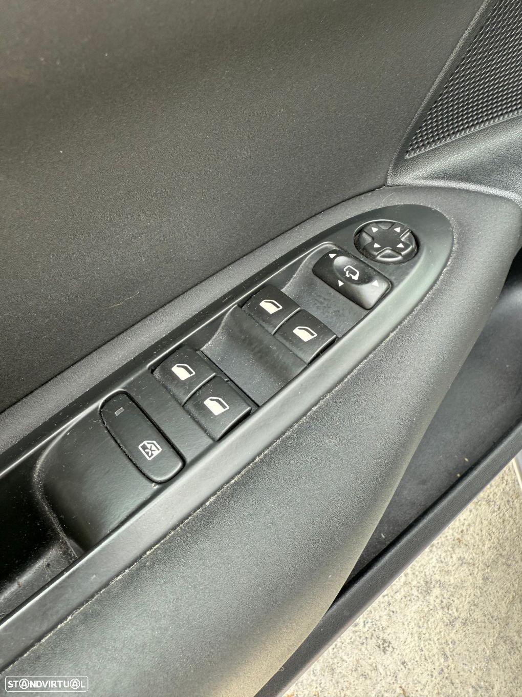 Citroën C4 1.2 PureTech Shine EAT6 - 6