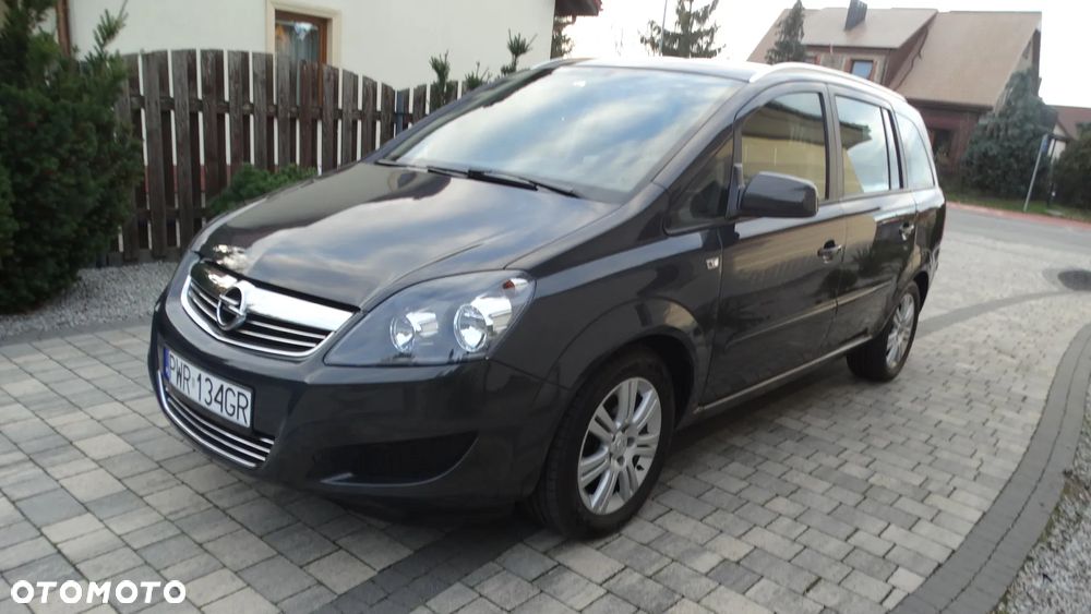 Opel Zafira 1.8 Family Plus - 1