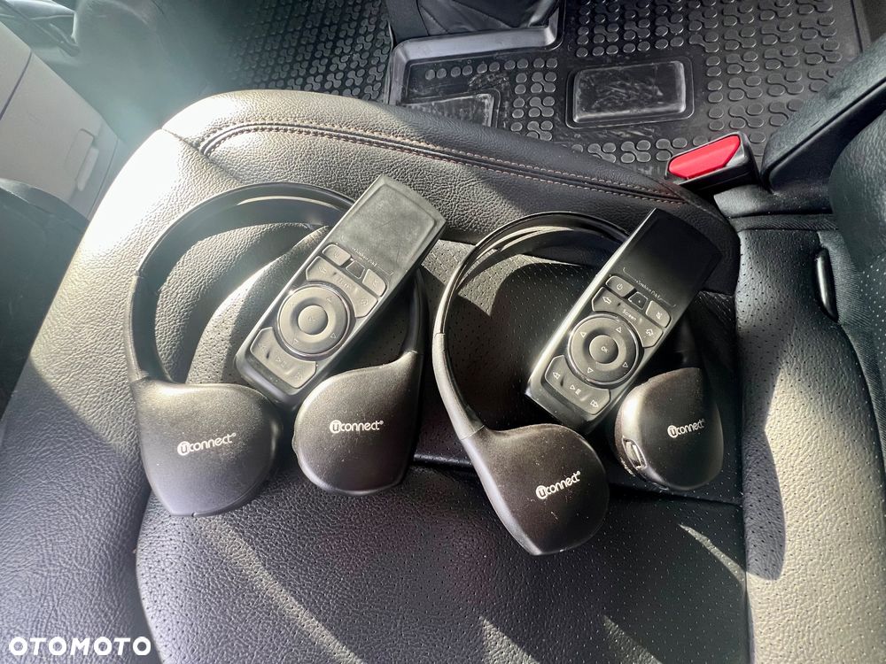 Chrysler Pacifica - 22