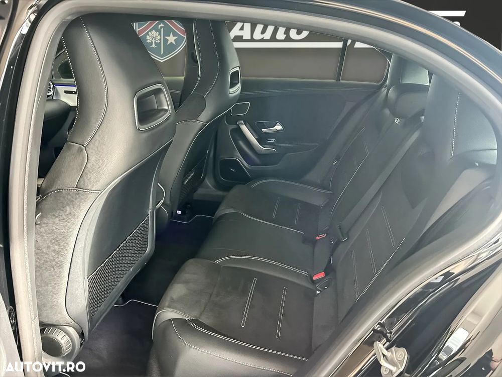 Mercedes-Benz A 250 e 8G-DCT AMG Line - 12