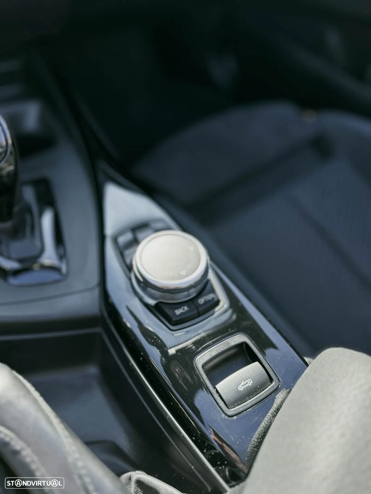 BMW 220 d Cabrio Pack M Auto - 30