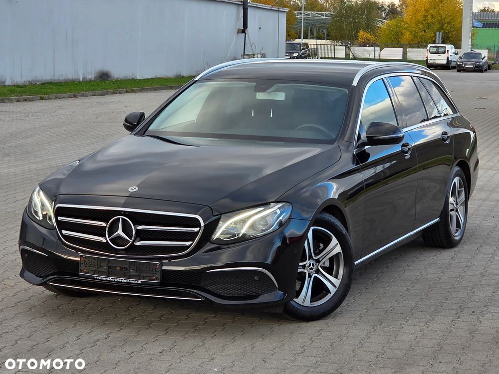 Mercedes-Benz Klasa E 220 d T 9G-TRONIC Exclusive - 1