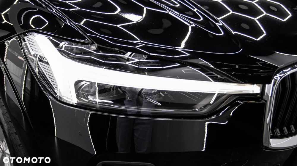 Volvo XC 60 B4 D Momentum Pro - 11