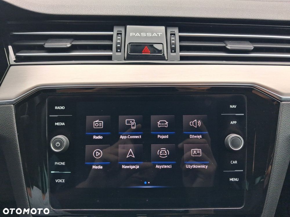 Volkswagen Passat - 31