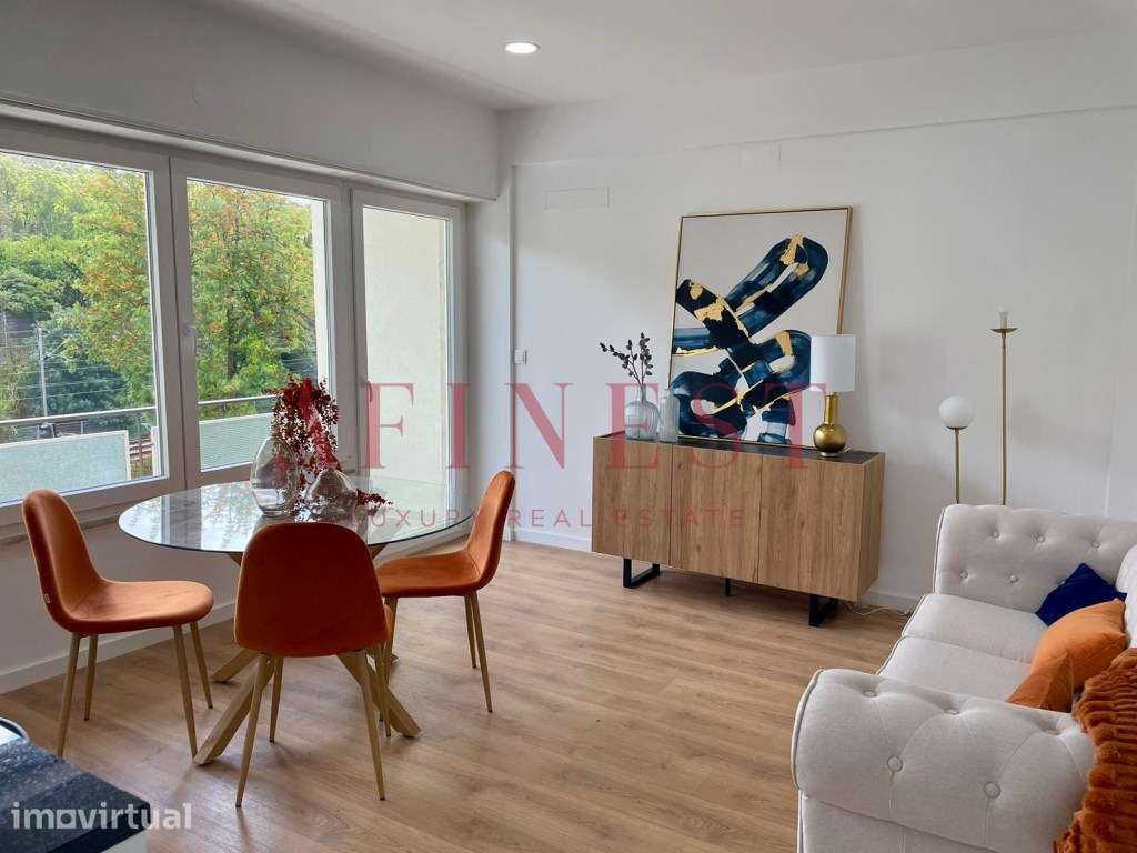 Apartamento T3 reabilitado com varandas em Benfica - Grande imagem: 2/26