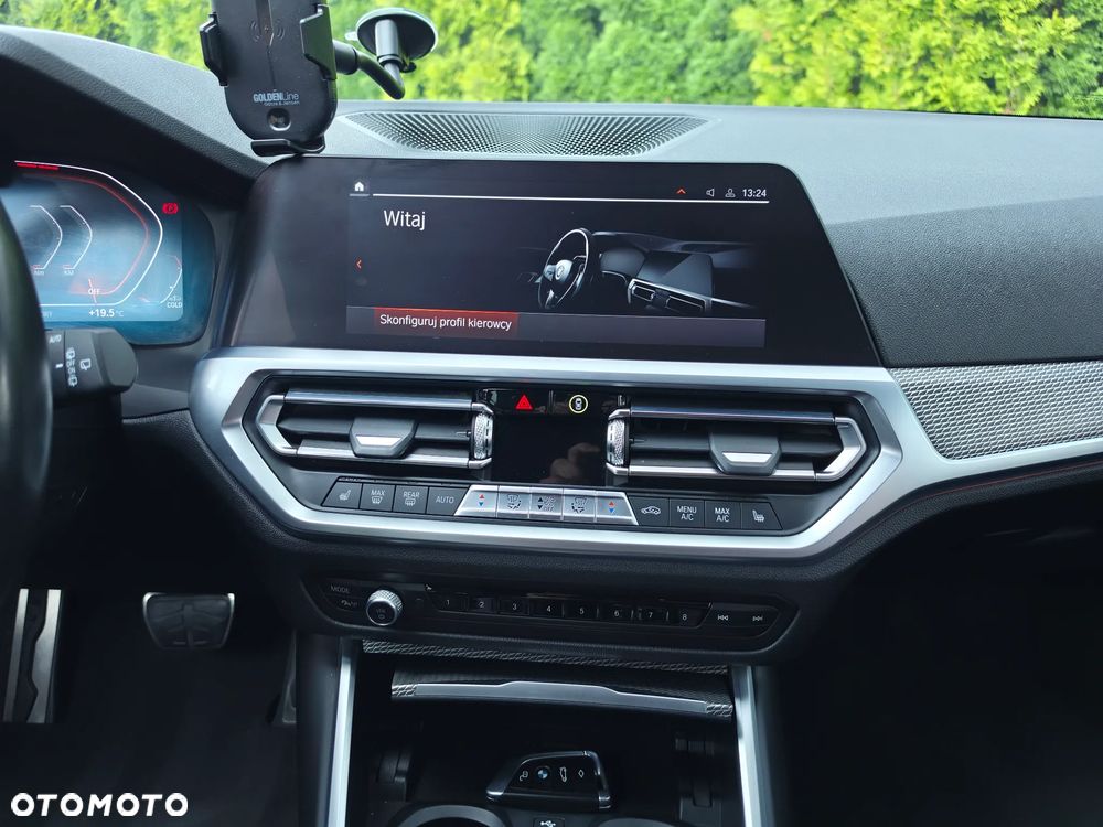 BMW Seria 3 320d xDrive Edition M Sport Shadow - 27