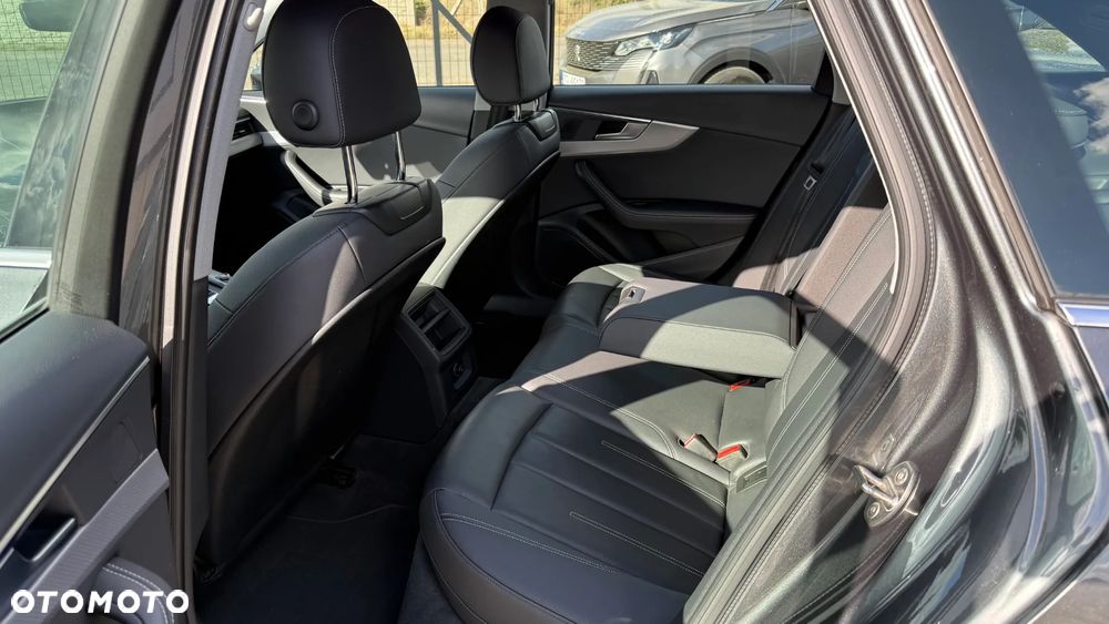 Audi A4 Avant 30 TDI S tronic S line - 24