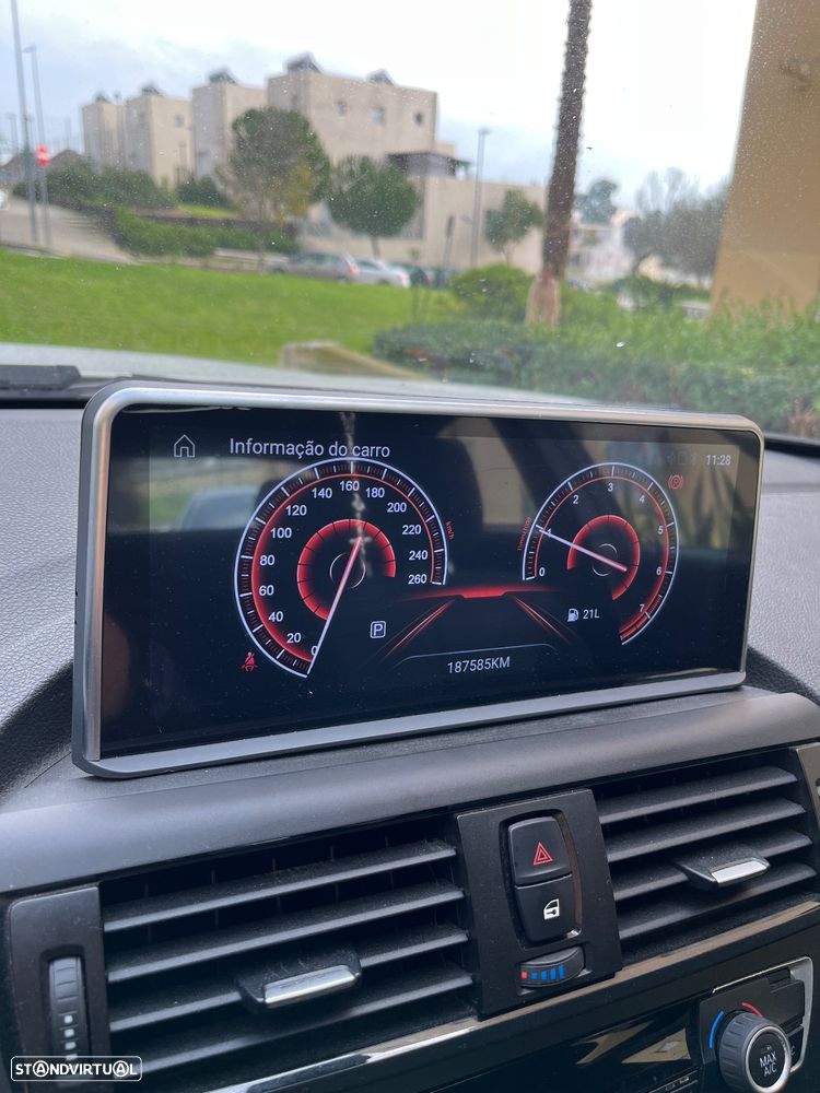 BMW 118 d Pack M - 14