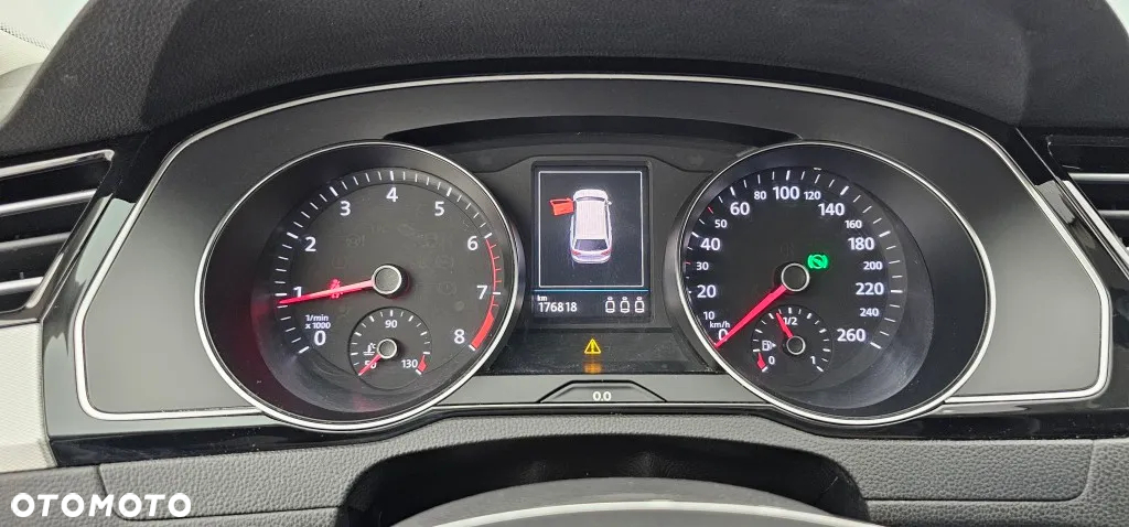 Volkswagen Passat - 16