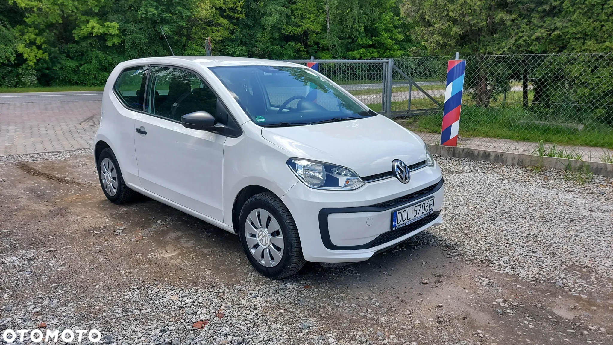 Volkswagen up! 1.0 beats - 3