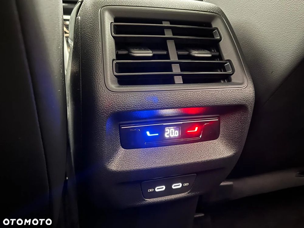 Volkswagen Tiguan 1.5 TSI EVO Elegance DSG - 34