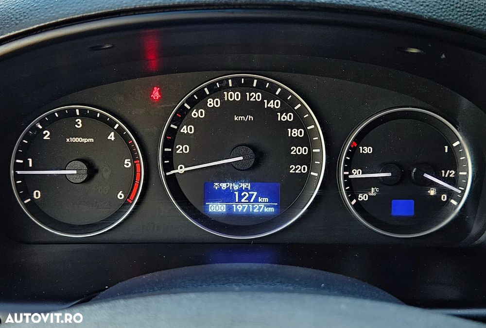 Hyundai H-1 Starex - 31