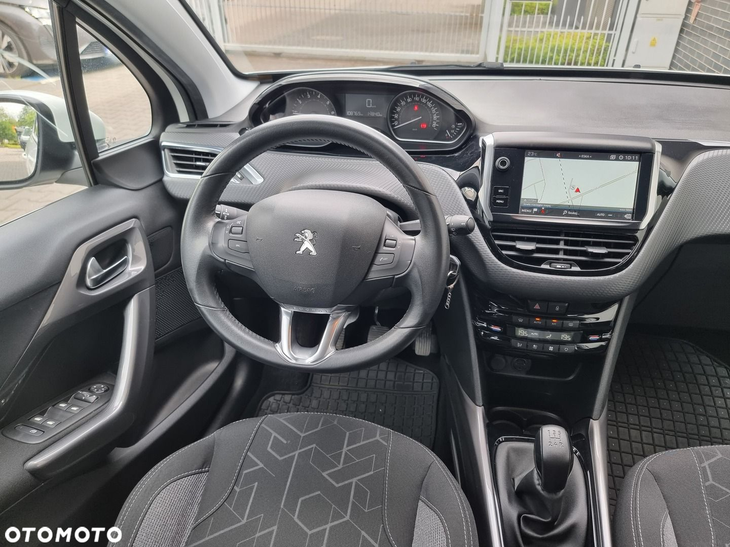 Peugeot 2008 1.2 Pure Tech Active S&S - 31