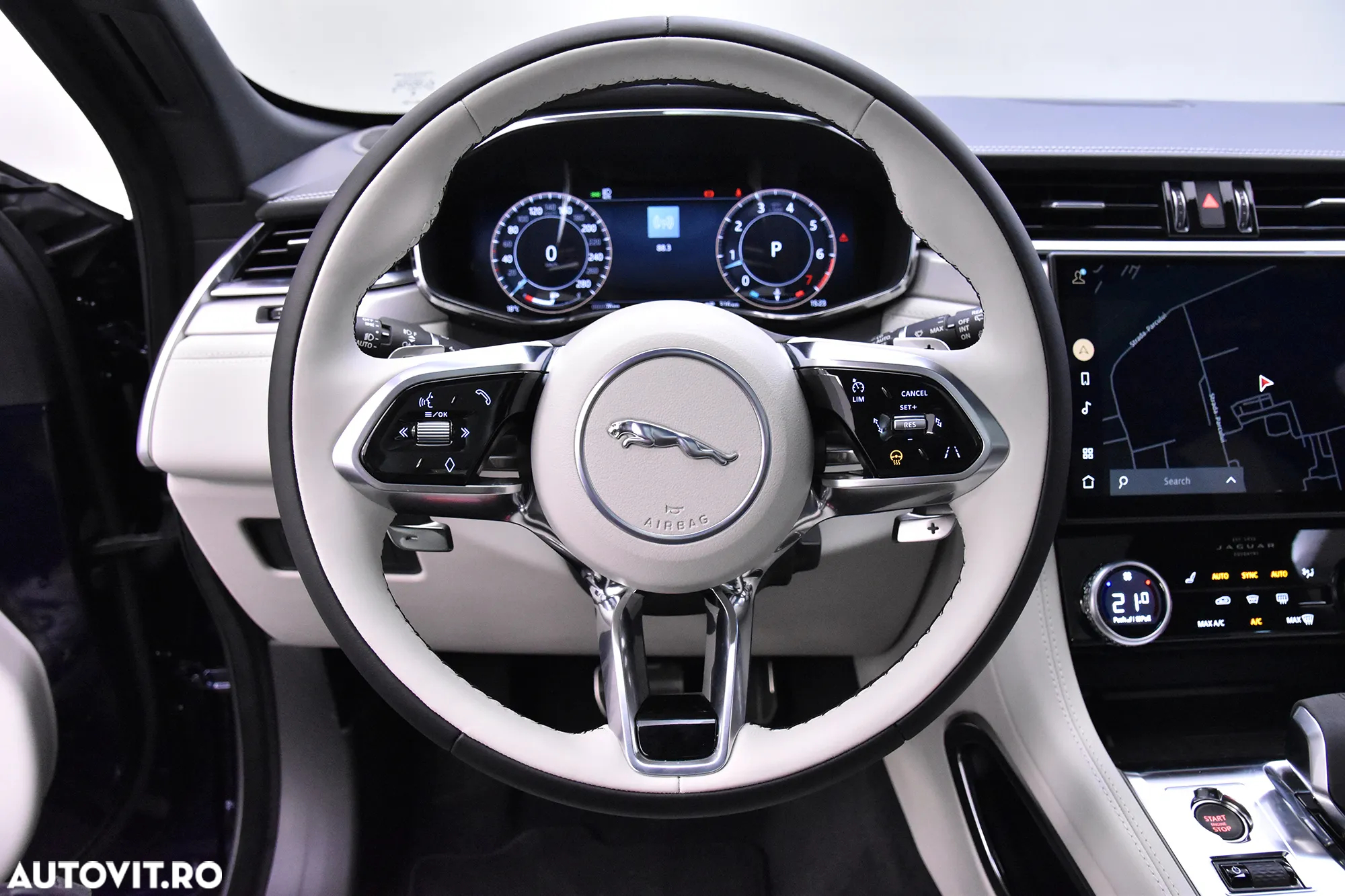 Jaguar F-Pace P250 AWD R-Dynamic SE - 10