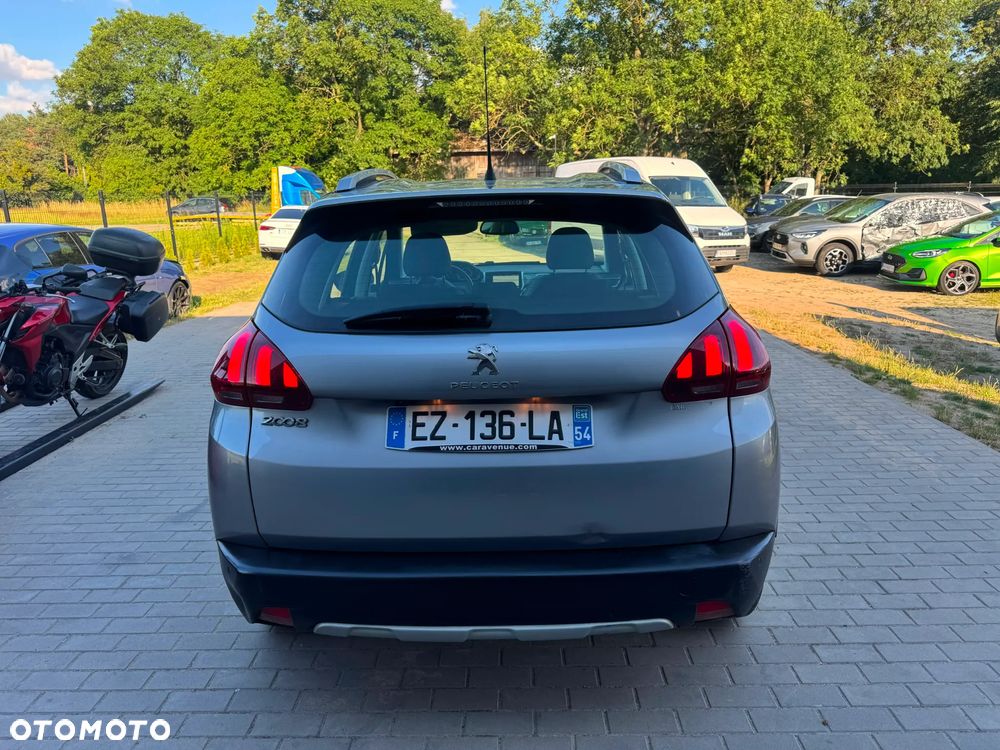 Peugeot 2008 PureTech 110 GPF Stop&Start EAT6 Allure - 28