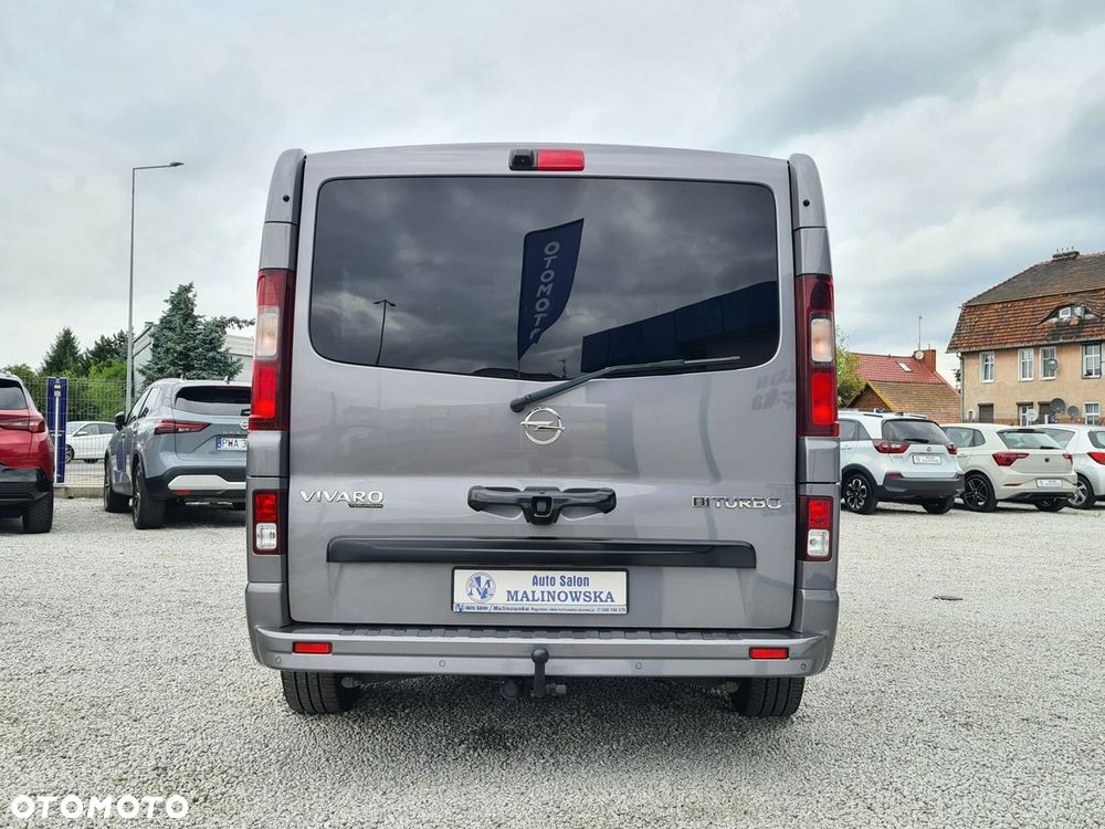 Opel Vivaro - 8