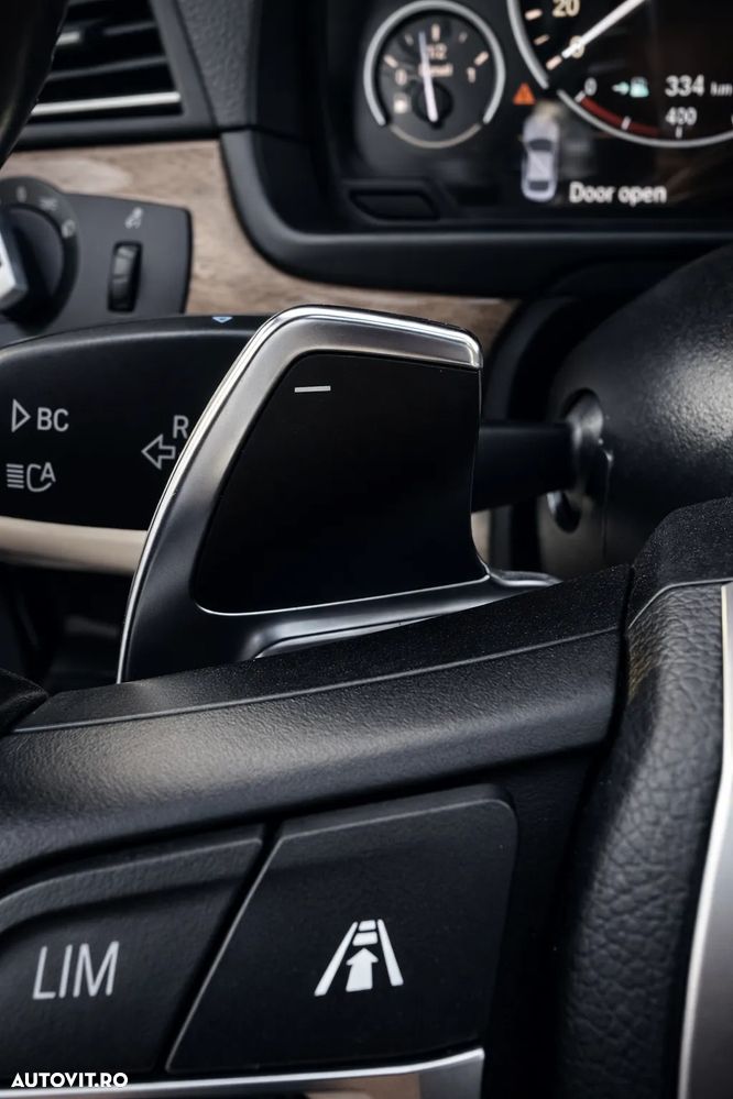 BMW Seria 5 525d xDrive Aut. Luxury Line - 17