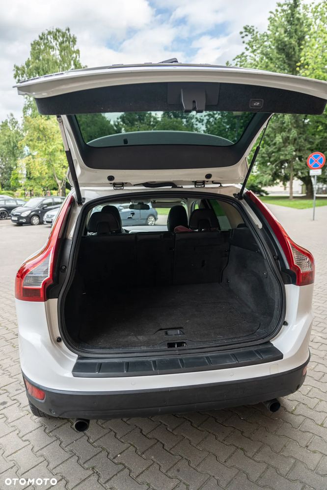 Volvo XC 60 T6 AWD Momentum - 9