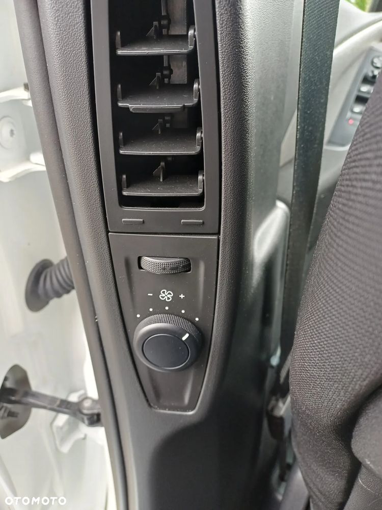 Citroën C4 SpaceTourer Grand BlueHDi 130 Stop&Start EAT8 SHINE PACK - 30