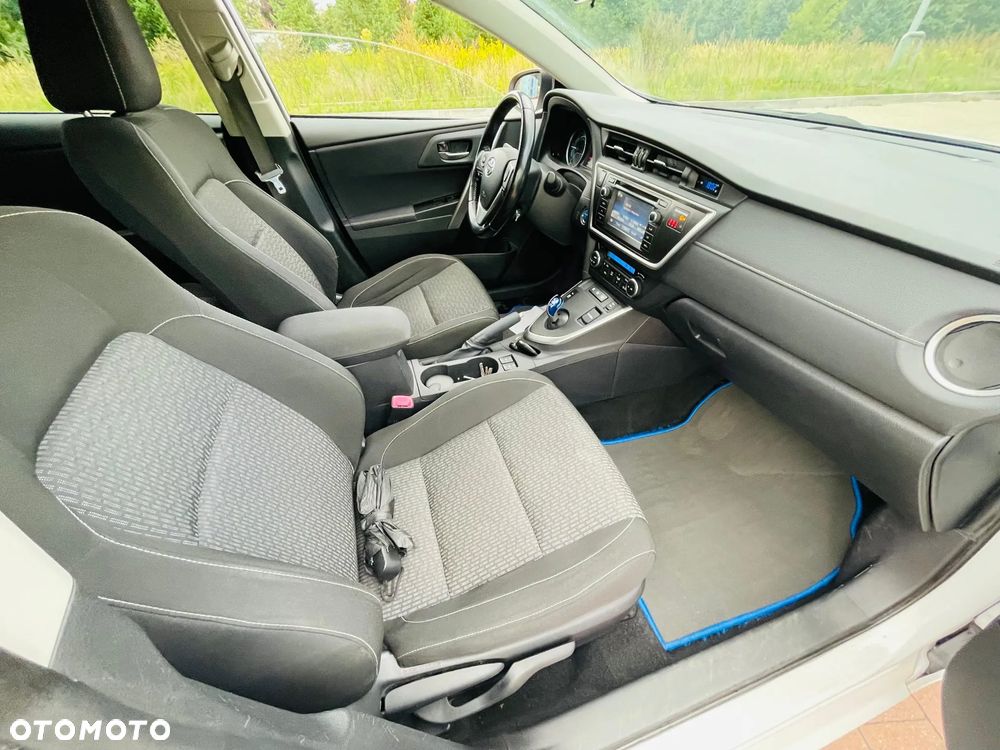 Toyota Auris 1.8 HSD Luna - 14