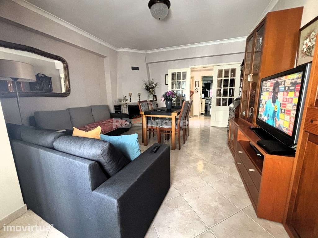 Apartamento T3 com garagem,sotão e terraço no Entroncamento - Grande imagem: 3/32