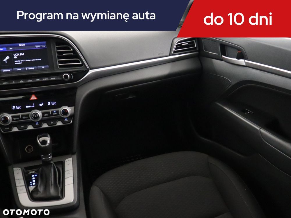 Hyundai Elantra - 10