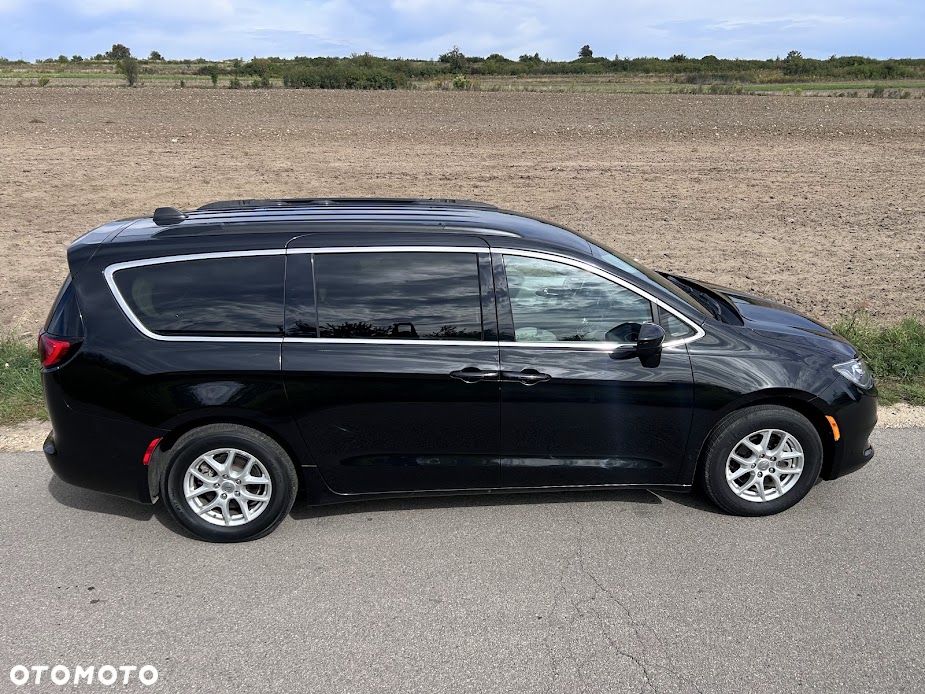 Chrysler Pacifica - 12