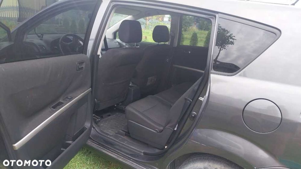 Toyota Corolla Verso - 7