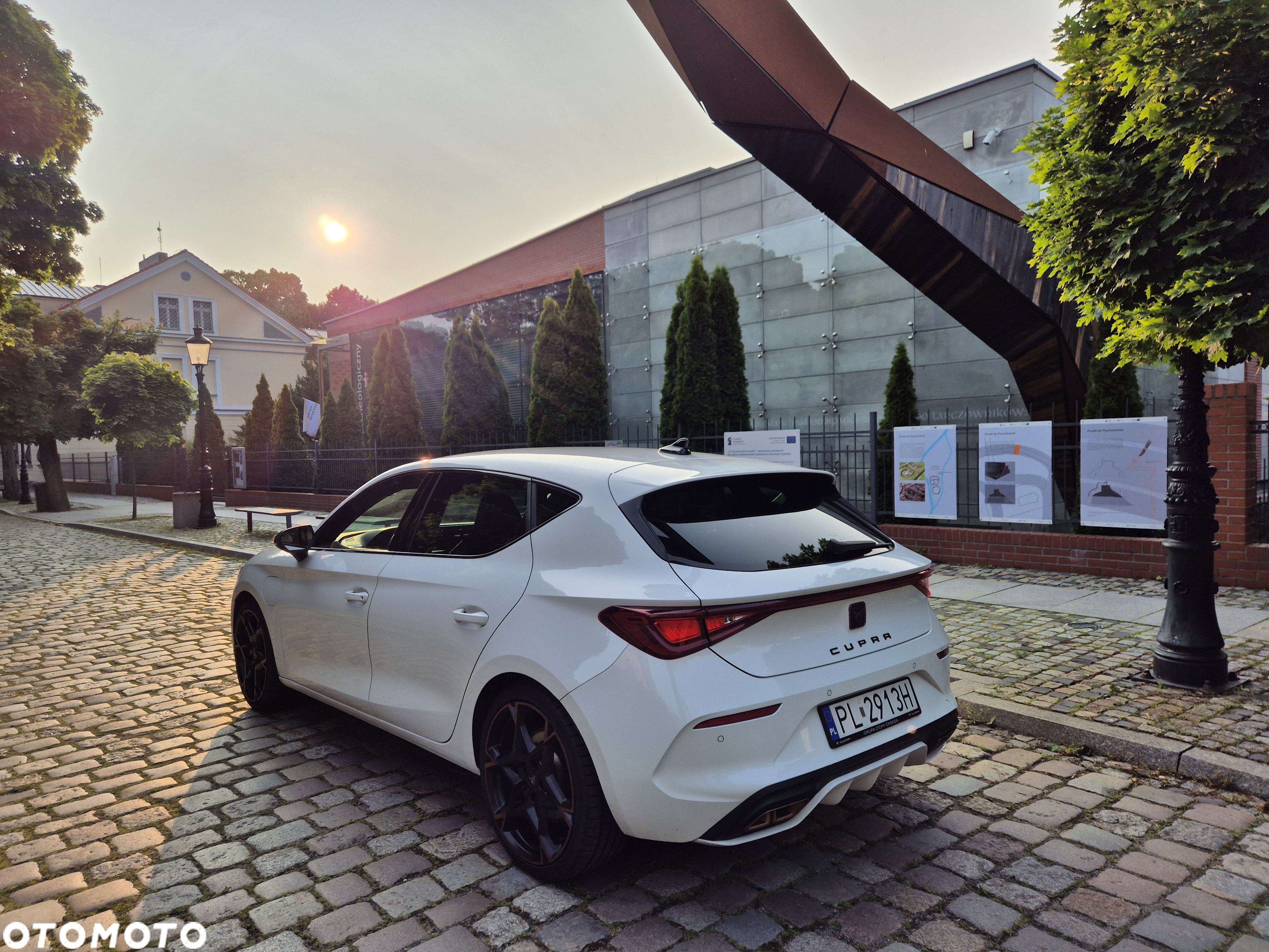 Cupra Leon 1.4 e-Hybrid (180 kW System) - 2