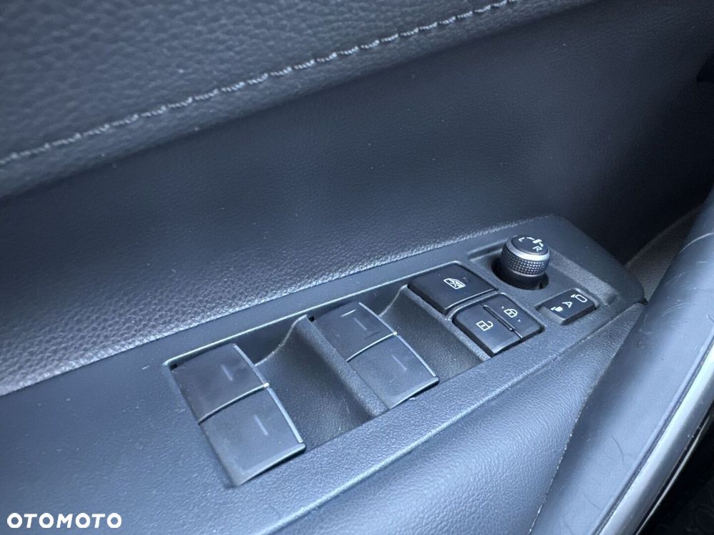 Toyota Corolla 1.8 Hybrid Executive - 19