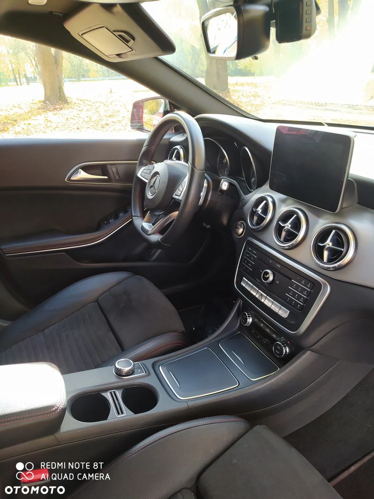 Mercedes-Benz CLA 200 7G-DCT - 17