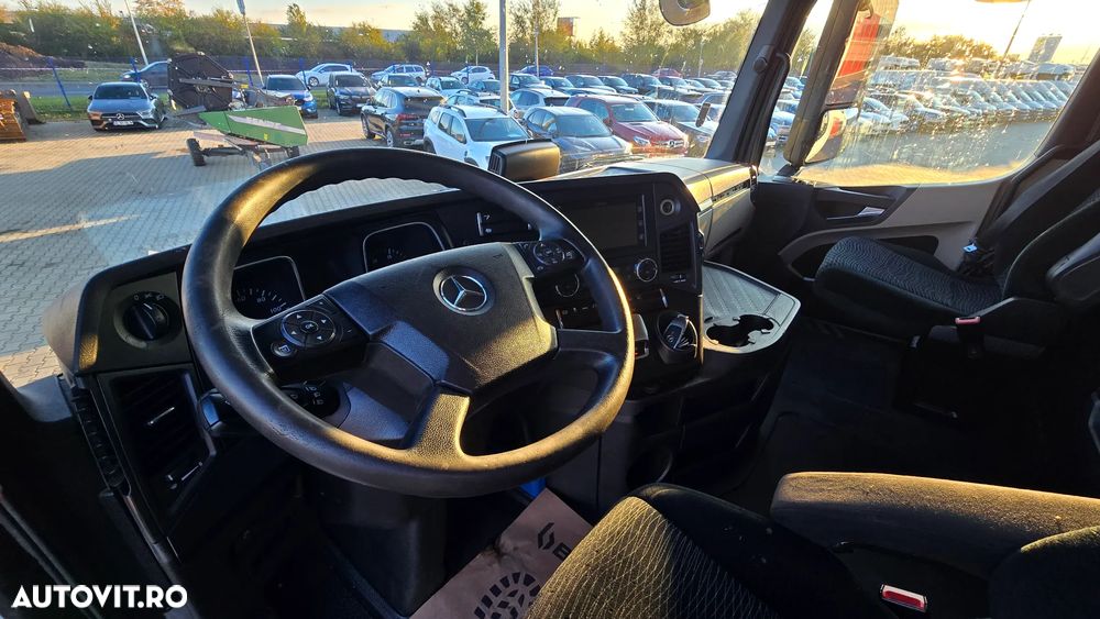 Mercedes-Benz 1851 - 9