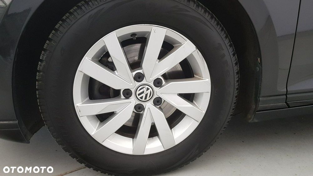 Volkswagen Passat - 9