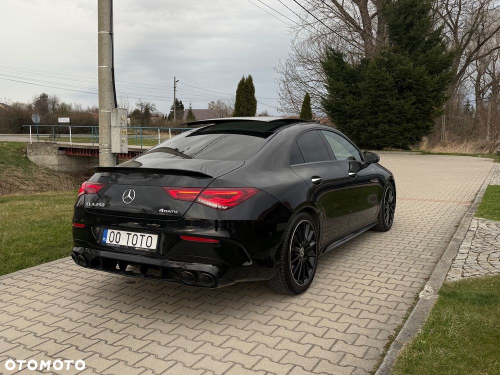 Mercedes-Benz CLA 250 4-Matic AMG Line 7G-DCT - 4