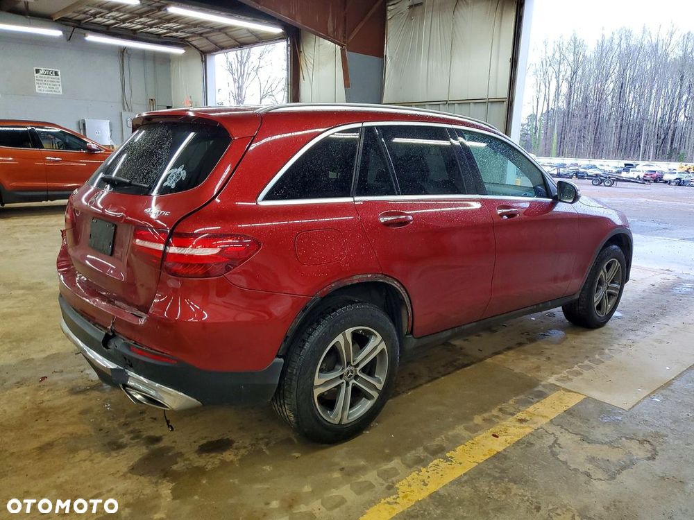 Mercedes-Benz GLC 300 4Matic 9G-TRONIC - 4