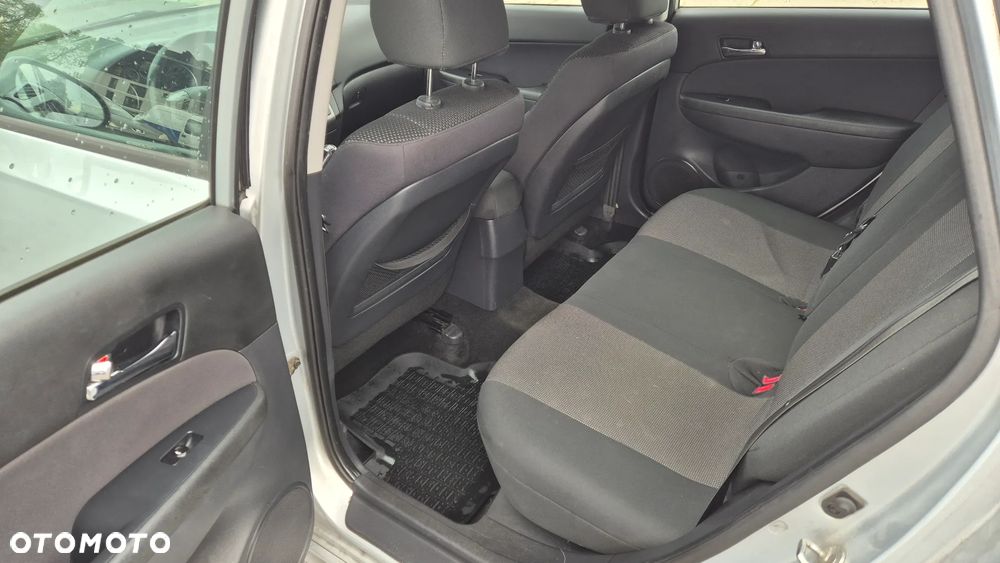 Hyundai i30 1.6 Comfort EU5 - 5