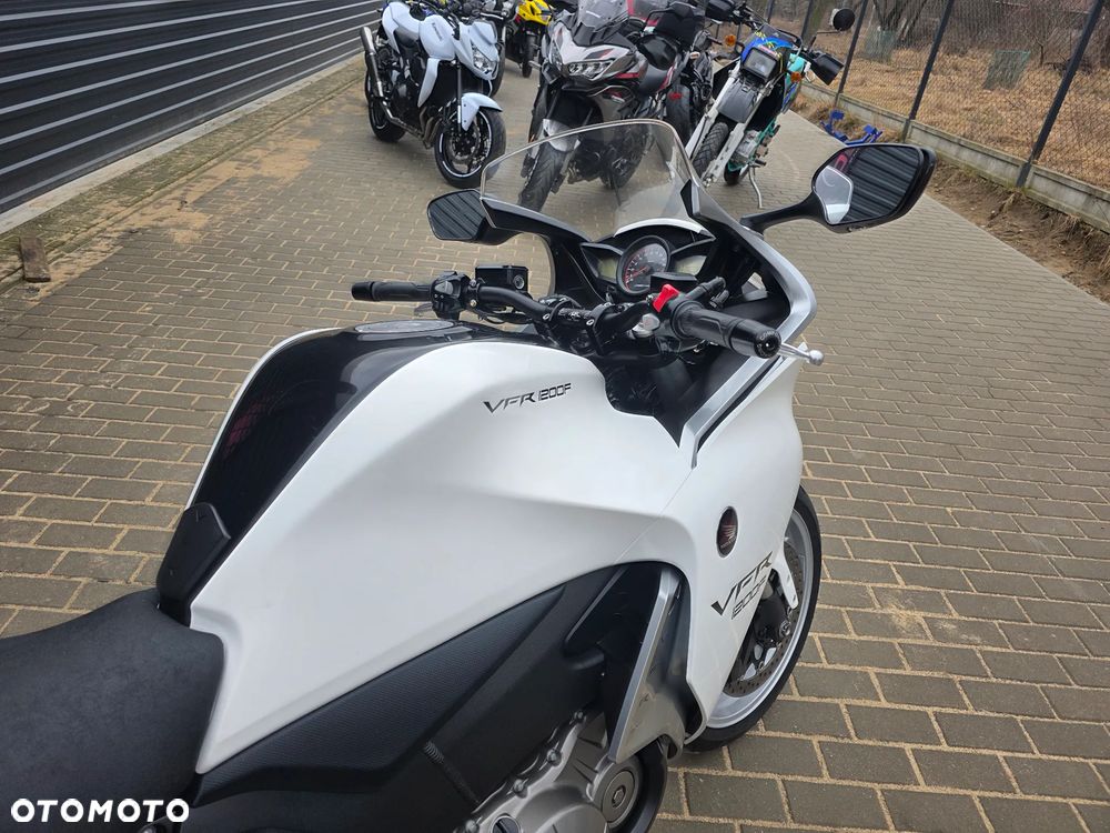 Honda VFR - 21