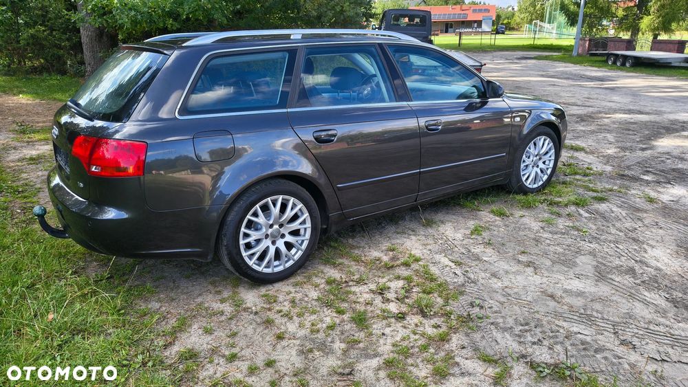 Audi A4 Avant - 25