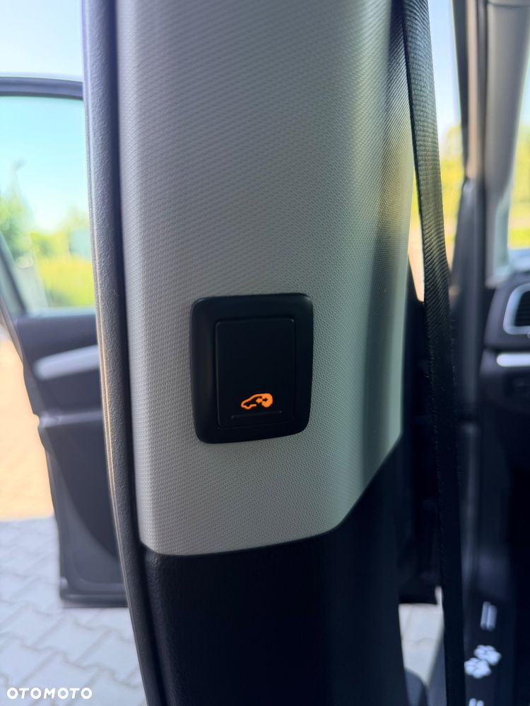 Volkswagen Sharan - 11