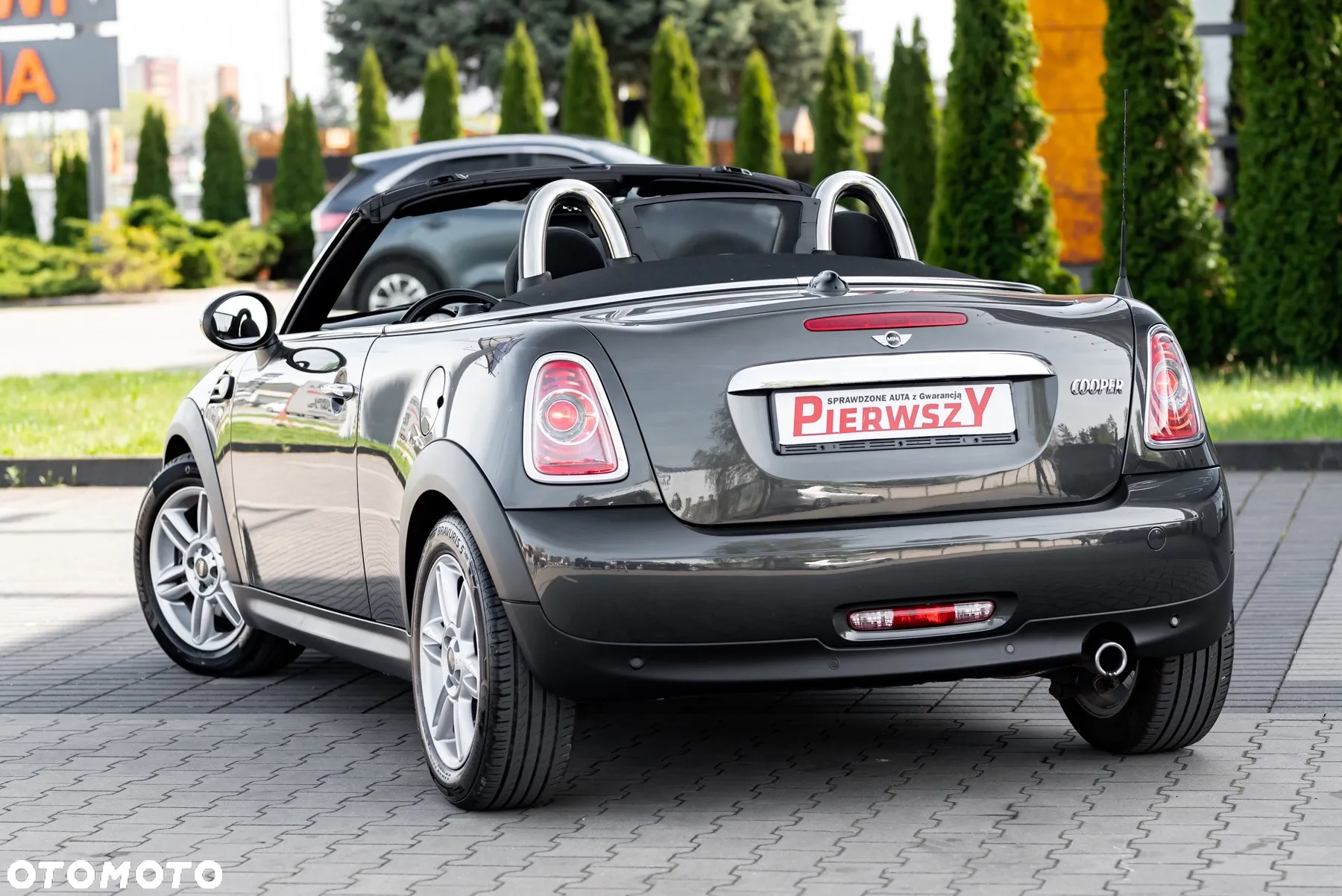 MINI Cooper Cabrio - 11