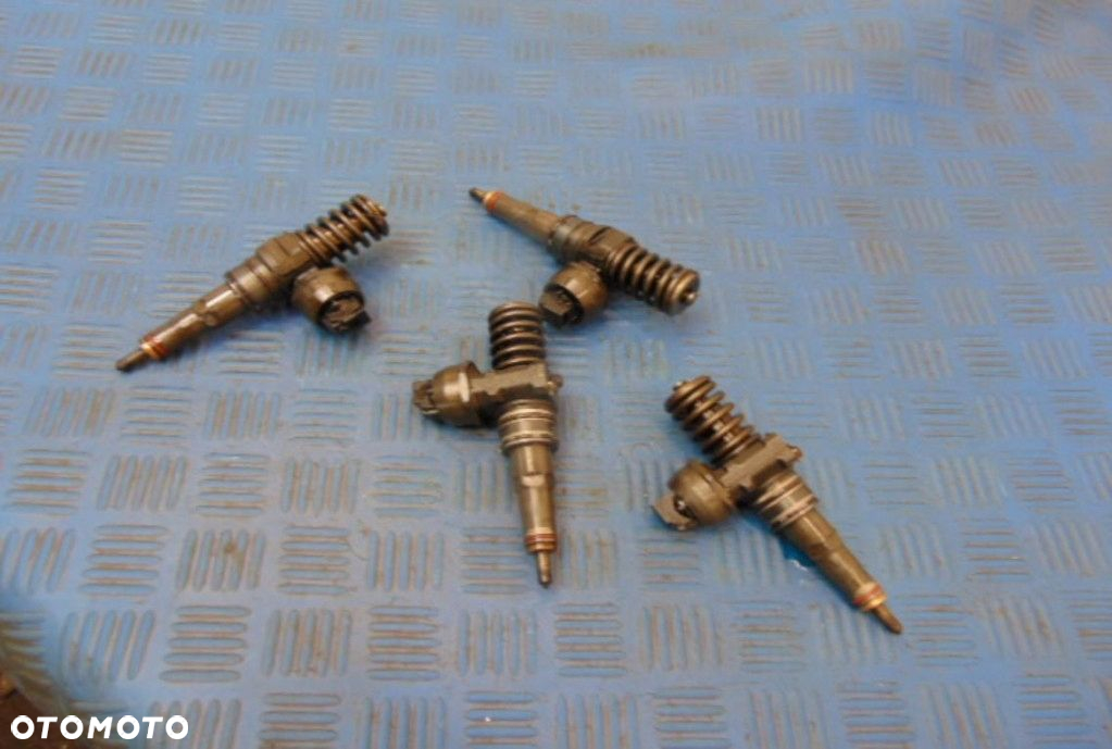 VOLKSWAGEN GOLF IV 1.9TDI WTRYSKIWACZ DIESEL 4SZT KOMPLET 0414720215 - 6