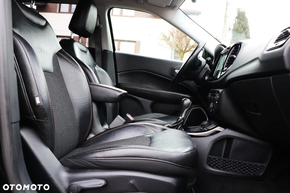 Jeep Compass - 27