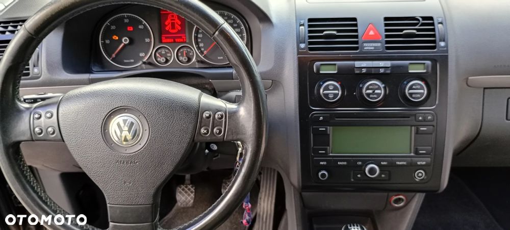 Volkswagen Touran 1.9 TDI Conceptline - 25