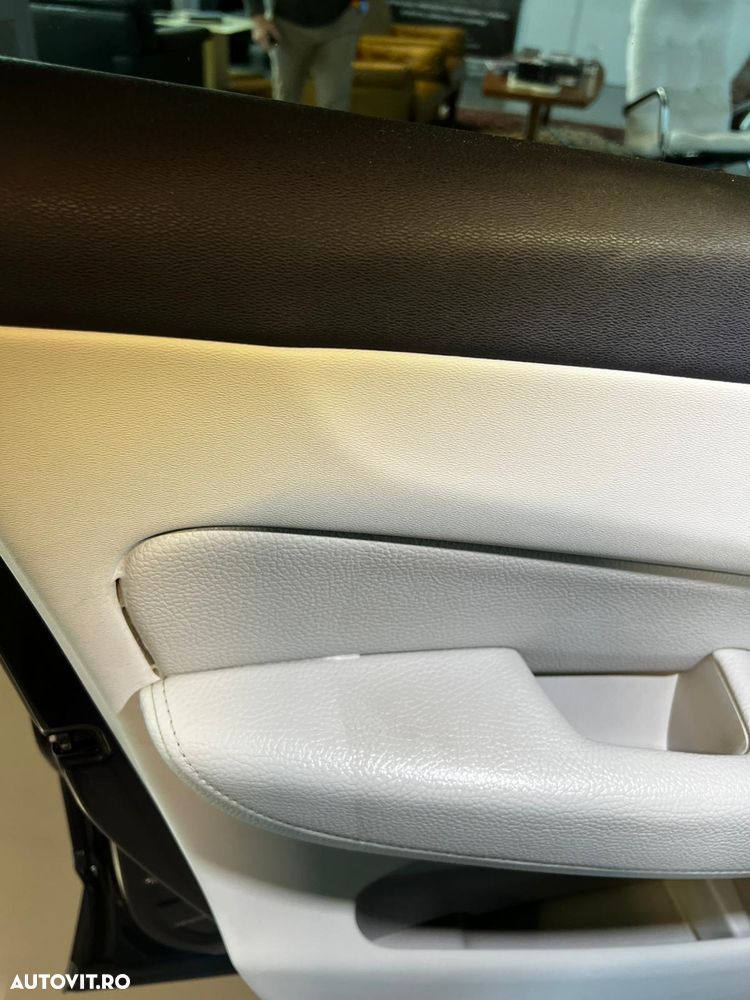 Volvo XC 60 B4 MHEV AT8 FWD Momentum Pro - 10